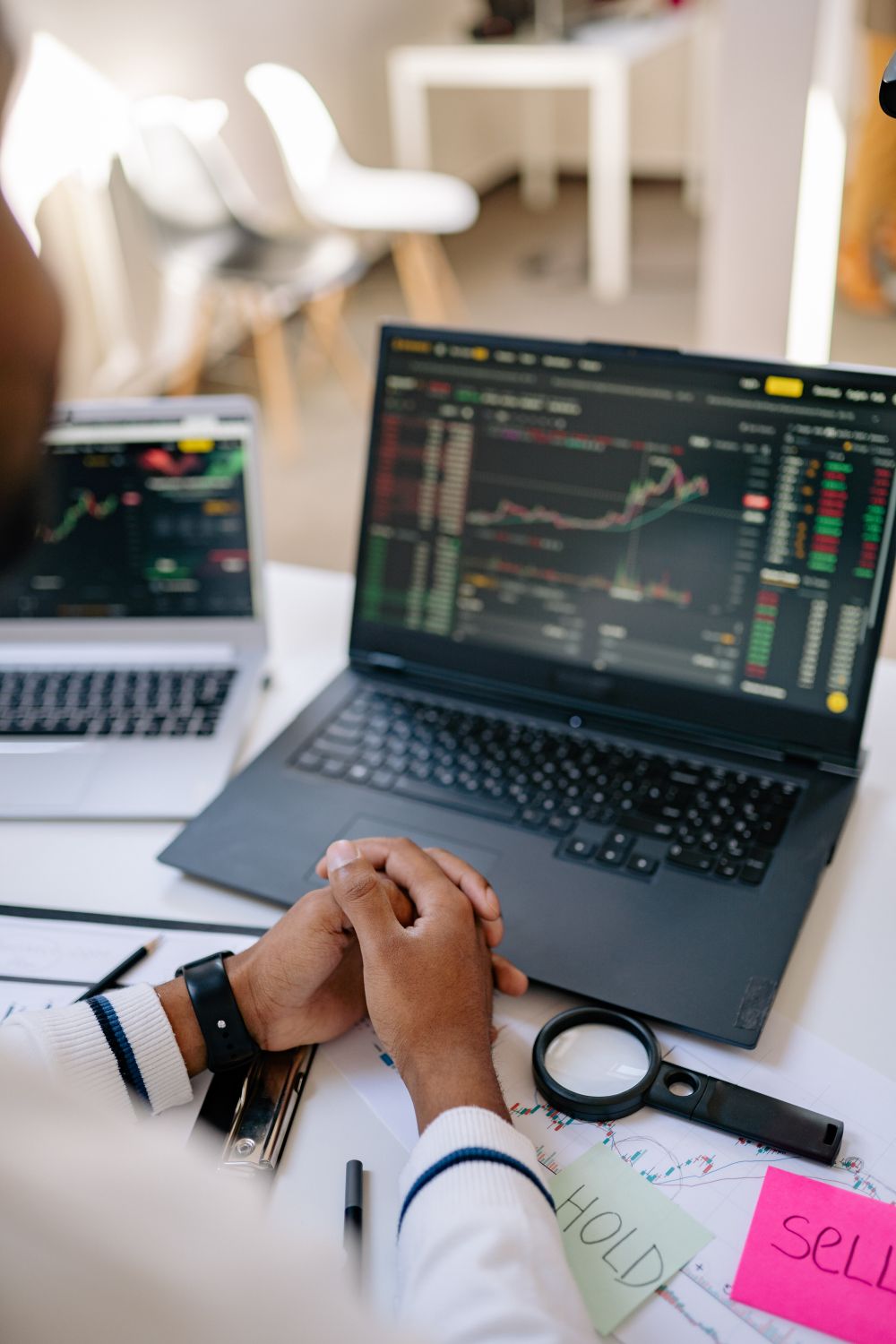 Analisis de inversiones con movil y portatil